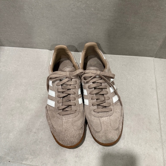 Adidas - Picture 1 of 1